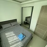 อพาร์ทเม้น Exclusive Arcadia - Amazing Pools & Gardens, Gym, Sauna, Waterfalls, Jacuzzi, Fast Internet Pattaya