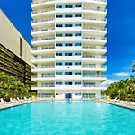 อพาร์ทเม้น Oceanfront By View Talay 6 Pattaya