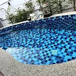 近步行街独栋泳池别墅