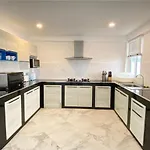 Luxury Pool Center C3- 3 Bedroom วิลล่า Pattaya
