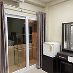 Hug Me Guesthouse