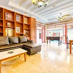 Bali Pool Villa, 5 Min To Walking Street & The Beaches Pattaya