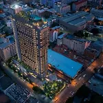 高端市中心网红公寓/无边泳池/距离沙滩100米/中文房东/免费游玩咨询