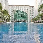 Cool View Studio In Ccr Condo