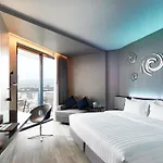 Grande Centre Point Hotel 5*