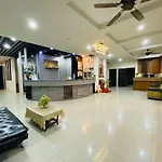 Tycoon By Goad Avadhess Hospitality 1km Walking Street โรงแรม