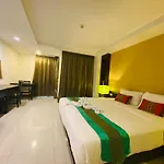 Tycoon By Goad Avadhess Hospitality 1km Walking Street โรงแรม 3*