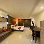 Tycoon By Goad Avadhess Hospitality 1km Walking Street โรงแรม