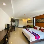 Tycoon By Goad Avadhess Hospitality 1km Walking Street