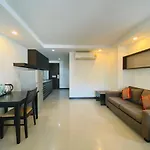 Tycoon By Goad Avadhess Hospitality 1km Walking Street โรงแรม 3*