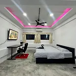 Guest house Splash Bar And 3*