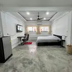 Guest house Splash Bar And 3*