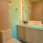 In Garden Tower Pool, Sauna & Gym 1 Km From Walking Street Apartment *