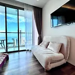 The Peak Towers 28 Floor Studio With Sea View