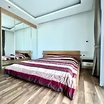 The Peak Towers 28 Floor Studio With Sea View