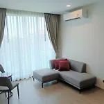 อพาร์ทเม้น Edge Lux *