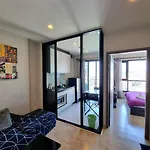 The Base Center Of Rooftop Swimming Pool อพาร์ทเม้น Pattaya
