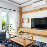 Relax Pool Near Walking Street,jacuzzi ,bbq 5bed 6bath House54 วิลล่า Pattaya