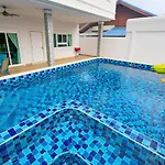 Relax Pool Near Walking Street,jacuzzi ,bbq 5bed 6bath House54 วิลล่า *