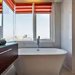 อพาร์ทเม้น Grande Carribean L Guest Friendly L Seaview Pool View In Pattaya