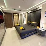 Large Luxury - Centre - Grand Avenue Residences - 501 อพาร์ทเม้น