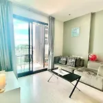 Base Huge 2bed King&queen With Infinity Pool & Free Netflix!