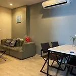 Base Huge 2bed King&queen With Infinity Pool & Free Netflix! Apartment