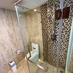 Large Luxury - Centre - Grand Avenue Residences - 501