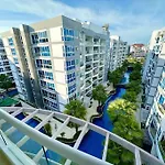 อพาร์ทเม้น Large Luxury - Centre - Grand Avenue Residences, Pool View - 716 *
