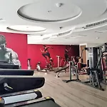 Large Luxury - Centre - Grand Avenue Residences, Pool View - 716 อพาร์ทเม้น *