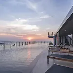 The Base 2bed King&queen With Infinity Pool & Free Netflix! * Pattaya