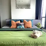 The Base 2bed King&queen Sky Seaview & Infinity Pool Apartment