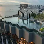 Edge Central Pattaya Residence With Living Room