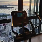 อพาร์ทเม้น The Edge Seaview