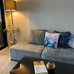 Base Long Balcony King-bed With Infinity Pool Pattaya