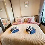 อพาร์ทเม้น Base Long Balcony King-bed With Infinity Pool Pattaya
