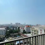 Base 2bed King&queen With Infinity Pool & Free Netflix! อพาร์ทเม้น Pattaya