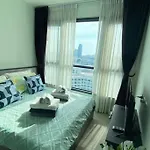Base Quiet King-bed With Infinity Pool & Free Netflix! *