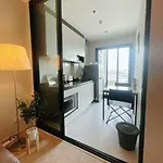 The Base Long Balcony King-bed With Infinity Pool & Free Netflix *