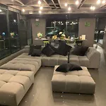 Base Aparthotel *