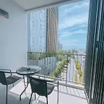 Base Huge 2bed King&queen With Infinity Pool & Free Netflix! *