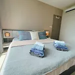 Base Huge 2bed King&queen With Infinity Pool & Free Netflix! อพาร์ทเม้น
