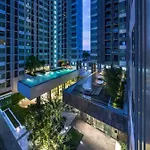 อพาร์ทเม้น Base Huge 2bed King&queen With Infinity Pool & Free Netflix!