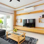 Relax Pool Near Walking Street,jacuzzi ,bbq 5bed 6bath House54 วิลล่า *