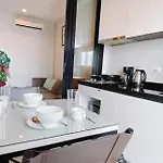 The Base Long Balcony King-bed With Infinity Pool & Free Netflix *