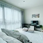 อพาร์ทเม้น The Base 2bed King&queen With Infinity Pool