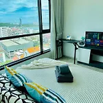 The Base 2bed King&queen Sky Seaview & Infinity Pool Apartment