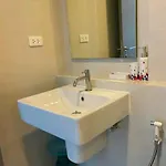 Base Quiet King-bed With Infinity Pool & Free Netflix! *