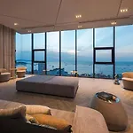 อพาร์ทเม้น Base Long Balcony King-bed With Infinity Pool *