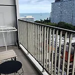 Base Aparthotel Pattaya